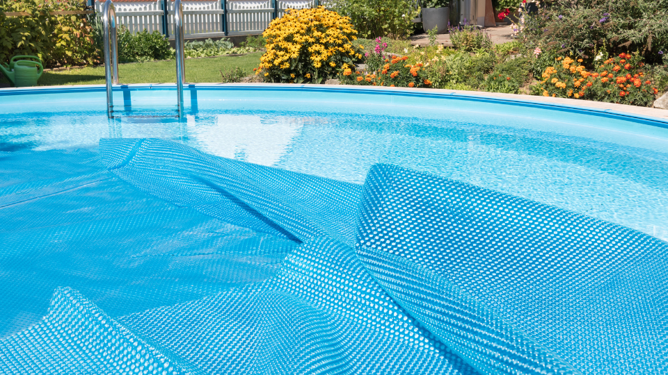 Liquid blanket pool online cover